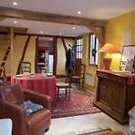 Au Fond Du Jardin Pensión 4*