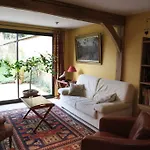 Pensión Au Fond Du Jardin 4*