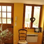 Pensión Au Fond Du Jardin 4*