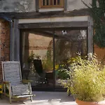 Pensión Au Fond Du Jardin 4*