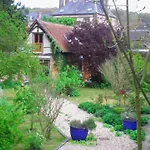 Pensión Au Fond Du Jardin Saint-Saëns
