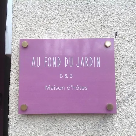 Au Fond Du Jardin