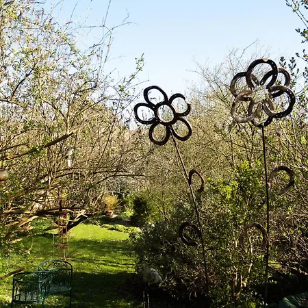 Au Fond Du Jardin Pensión 4*