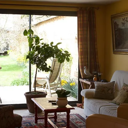 Au Fond Du Jardin
