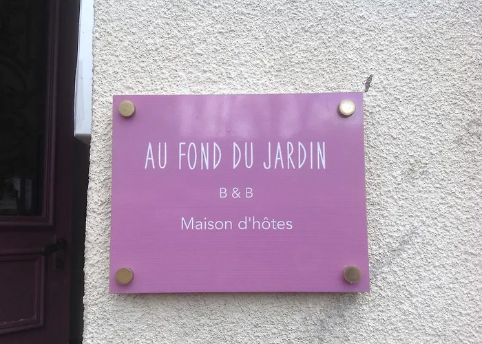 Au Fond Du Jardin