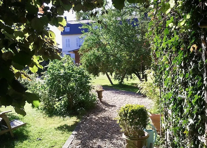 Au Fond Du Jardin Saint-Saëns