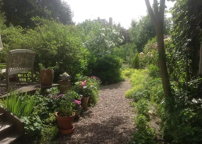 Guest house Au Fond Du Jardin 3*